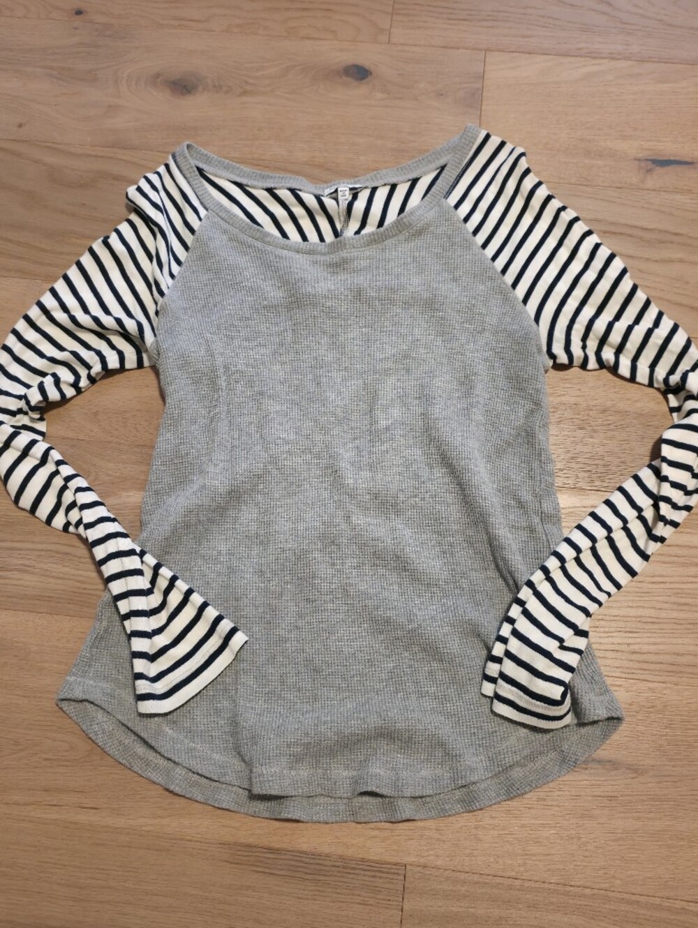 Splendid Gray Body Long-Sleeve Raglan Top with White and Black Stripes